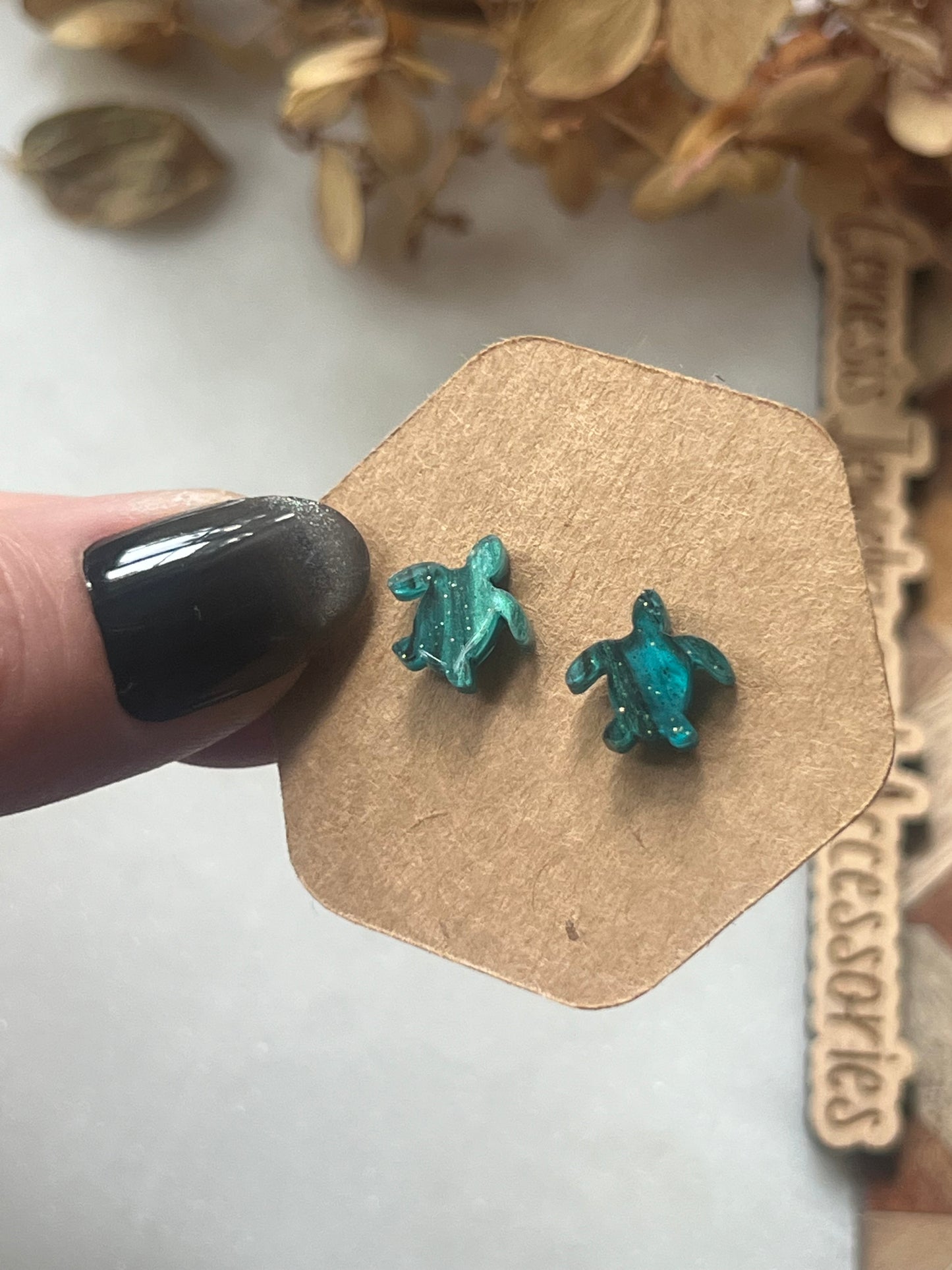 Small Sea Turtles - Acrylic Studs