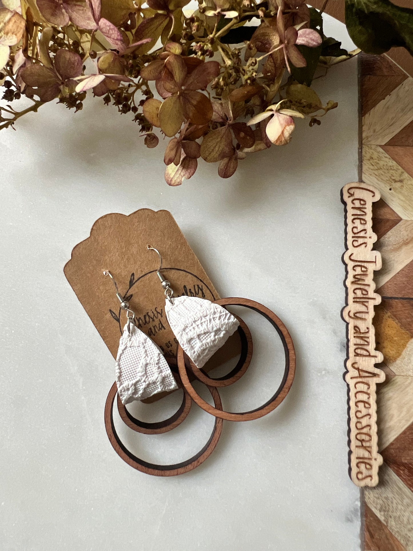 Large Round w/Faux Leather