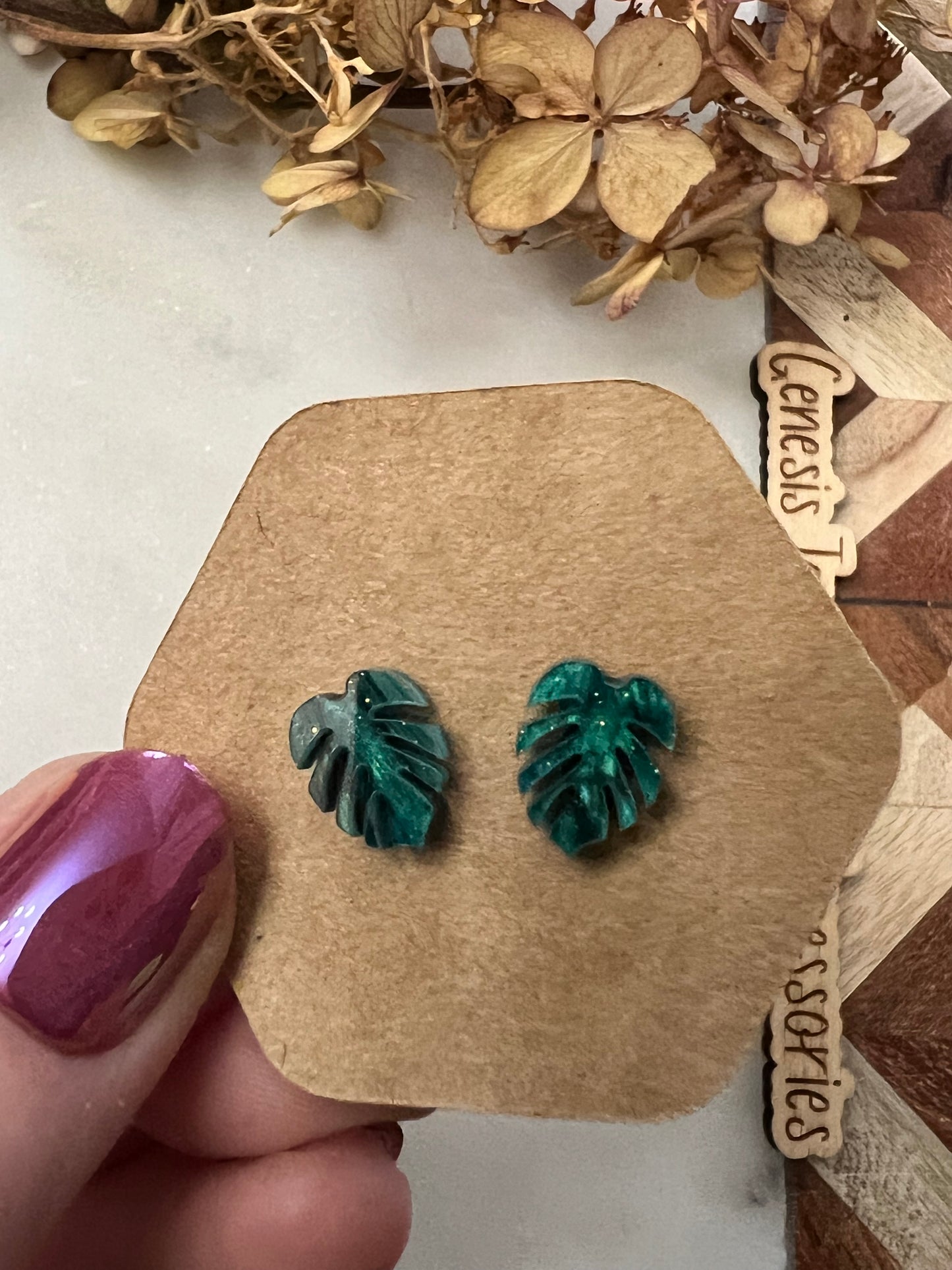 Monstera Leaf