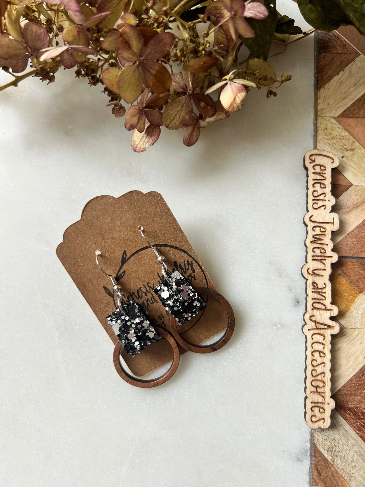 Tiny Round w/Faux Leather