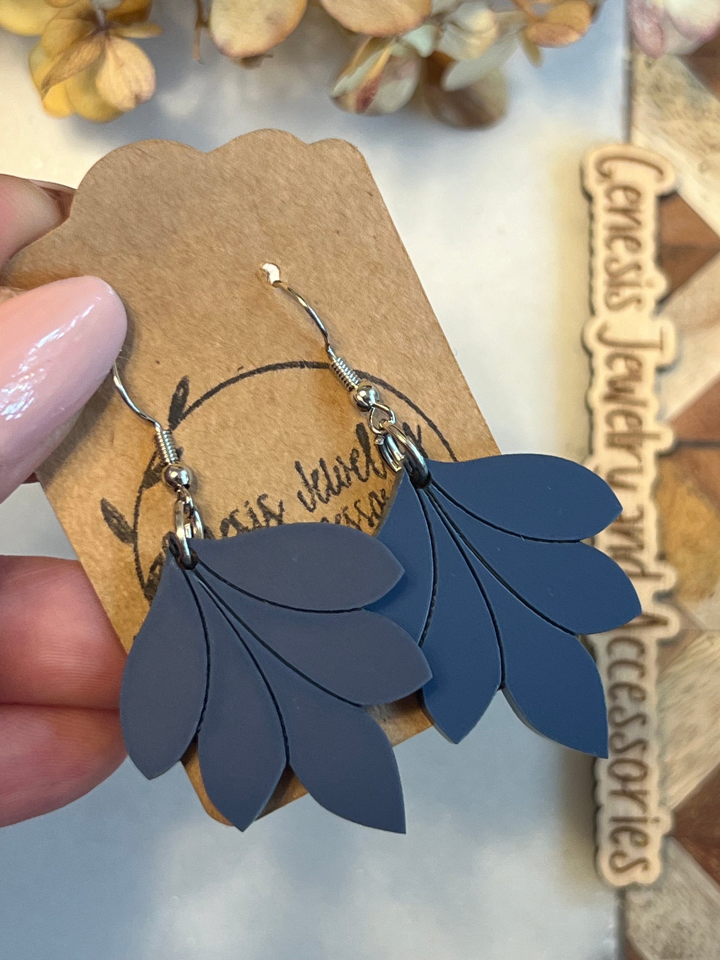 Feather & Leaf