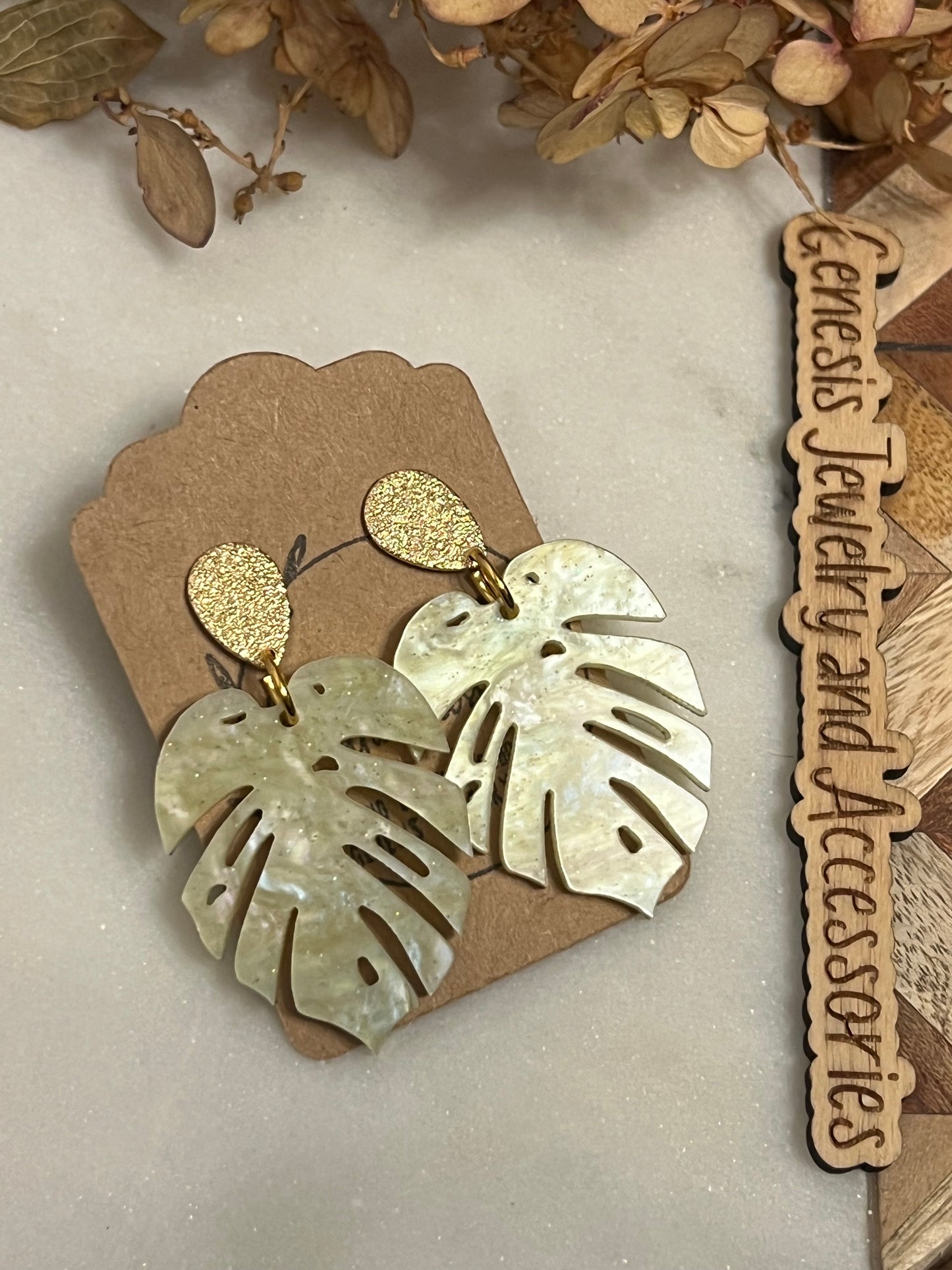 Monstera Leaves
