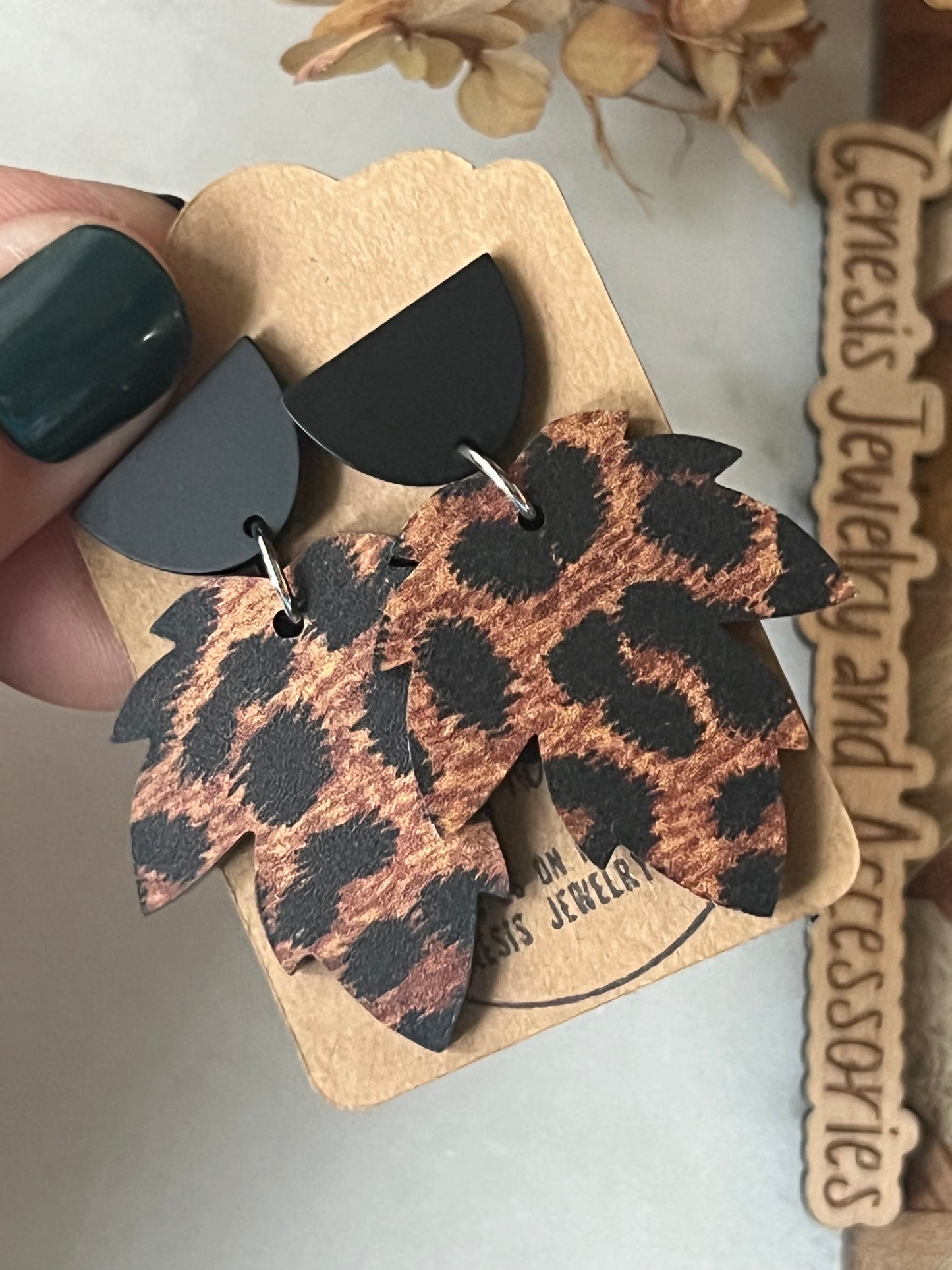 Leopard Leaves