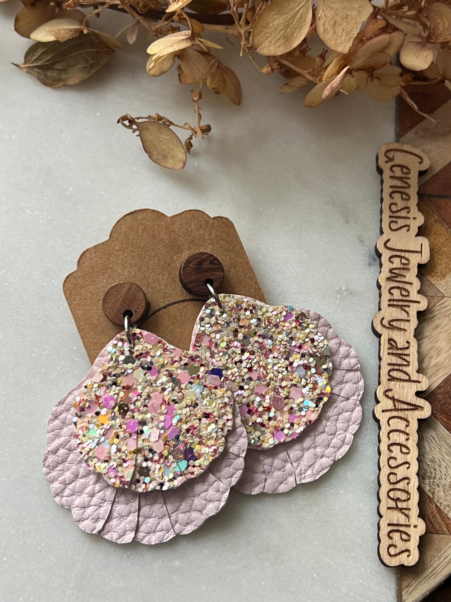 Scallop Shell - Faux Leather
