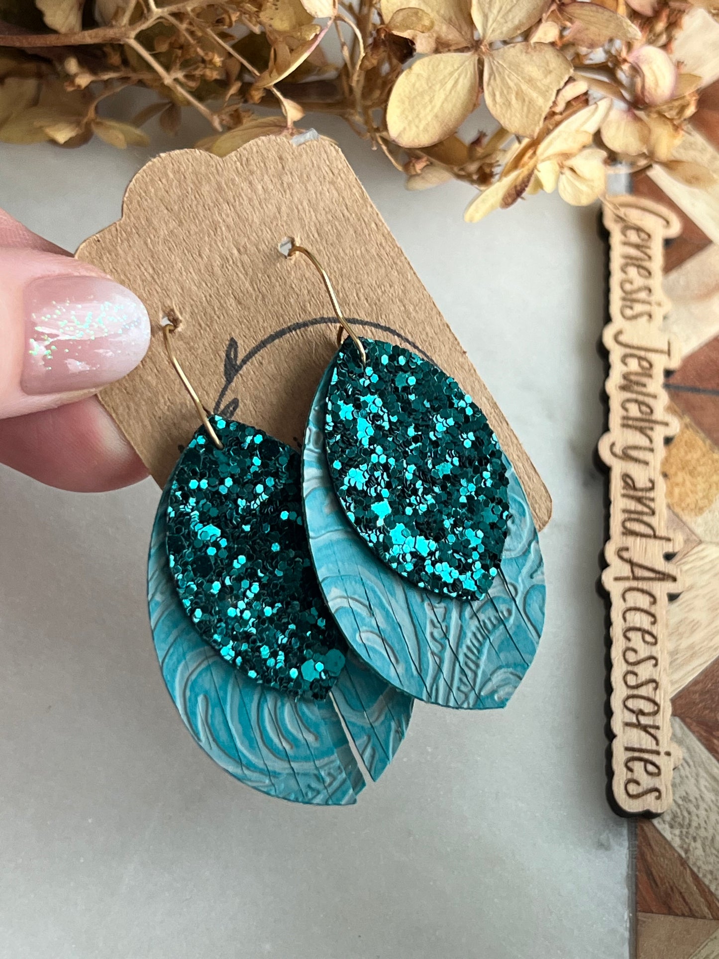 Fringed Leaf - Gold Hook