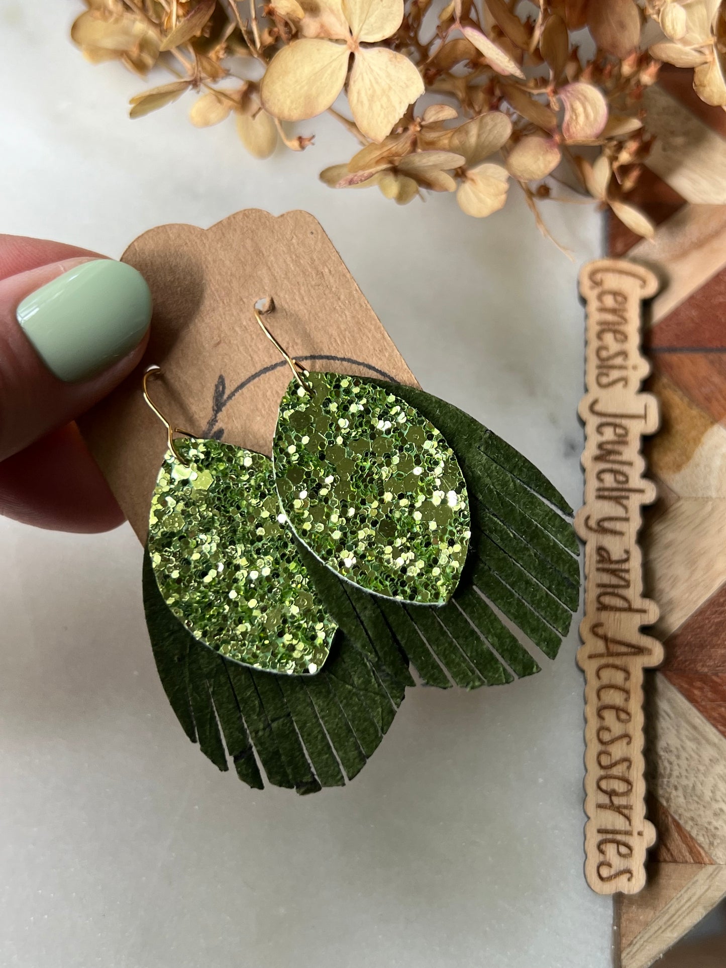 Fringed Leaf - Gold Hook