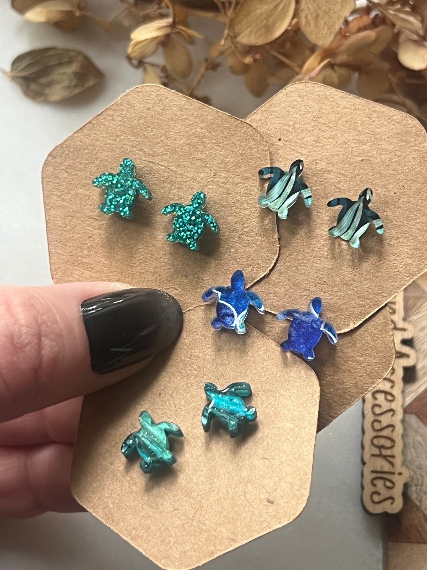Small Sea Turtles - Acrylic Studs
