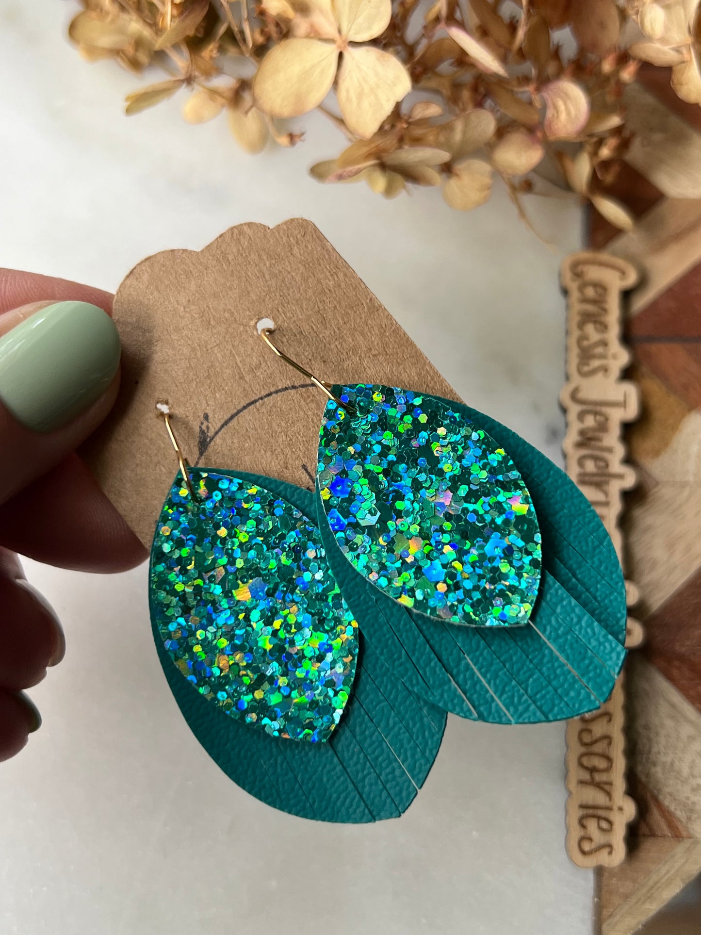 Fringed Leaf - Gold Hook