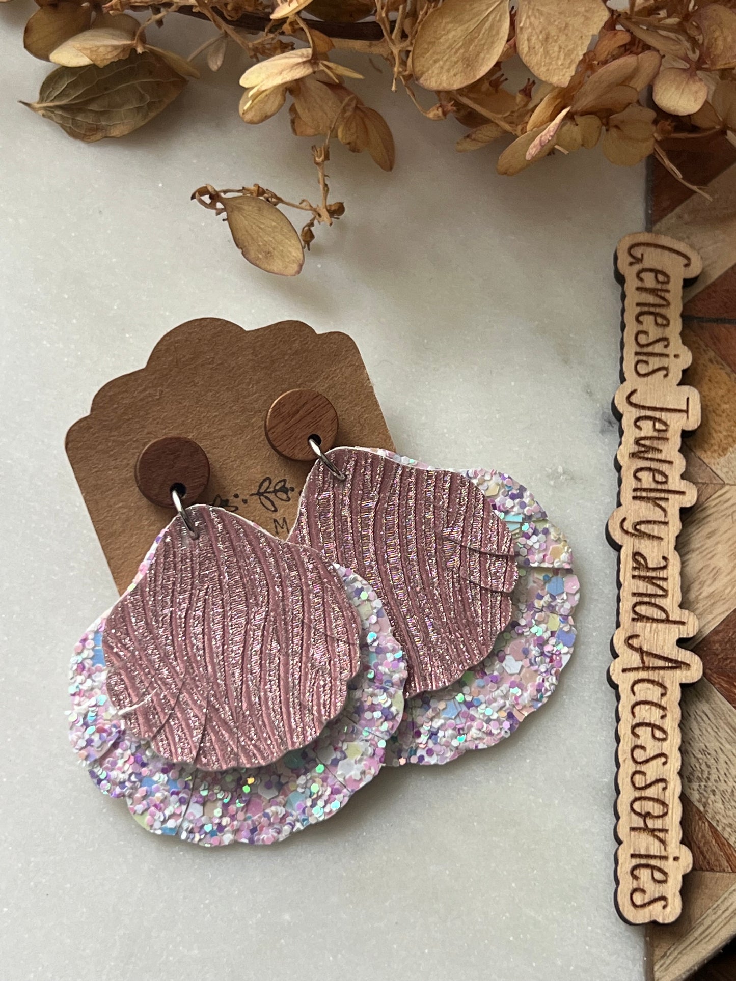 Scallop Shell - Faux Leather