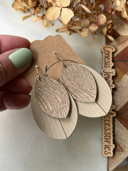 Fringed Leaf - Gold Hook