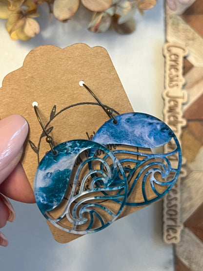 Round Waves