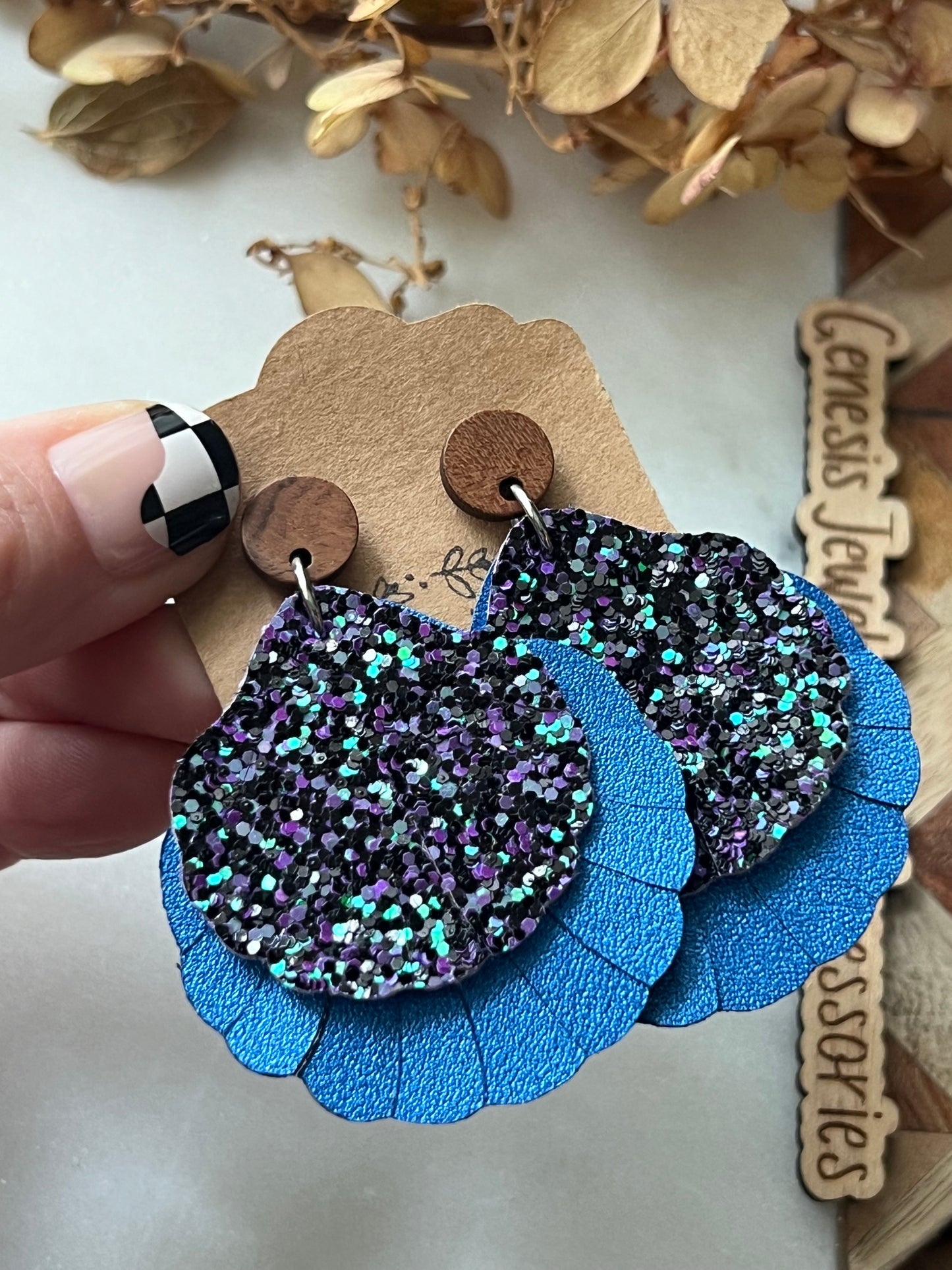 Scallop Shell - Faux Leather