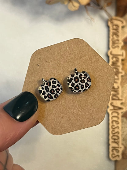 Pumpkin Studs