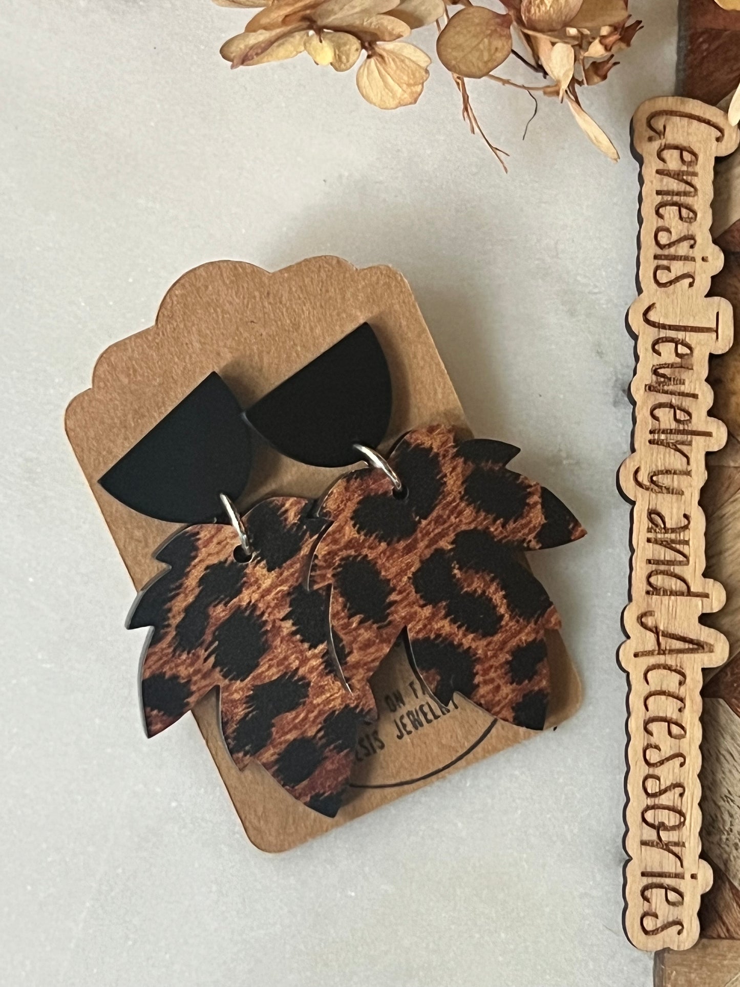 Leopard Leaves