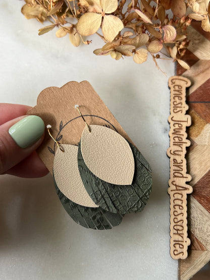 Fringed Leaf - Gold Hook