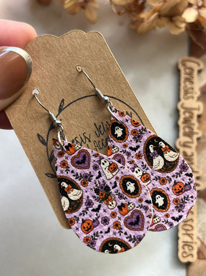 Ghosts, Bats + Spiders